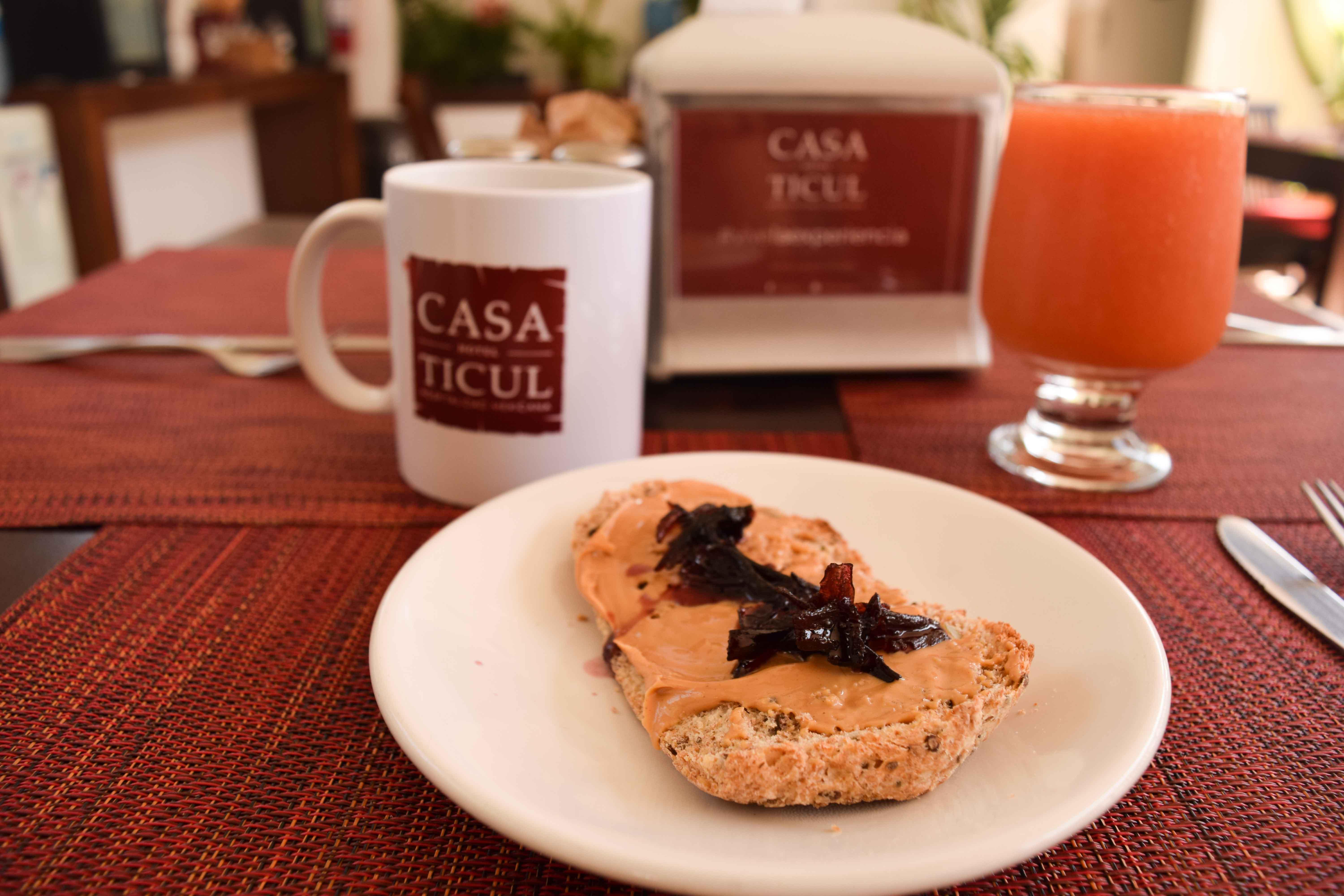 Casa Ticul Hotel Boutique - 5Th Ave (Adults Only) Playa del Carmen Bagian luar foto A slice of pan de elote with jam