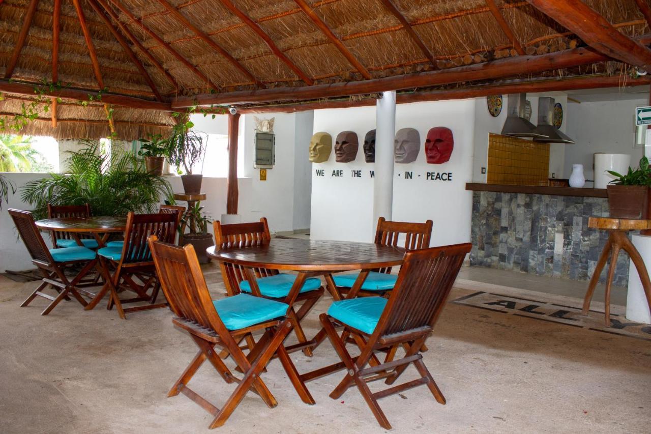 Casa Ticul Hotel Boutique - 5Th Ave (Adults Only) Playa del Carmen Bagian luar foto The interior of the restaurant