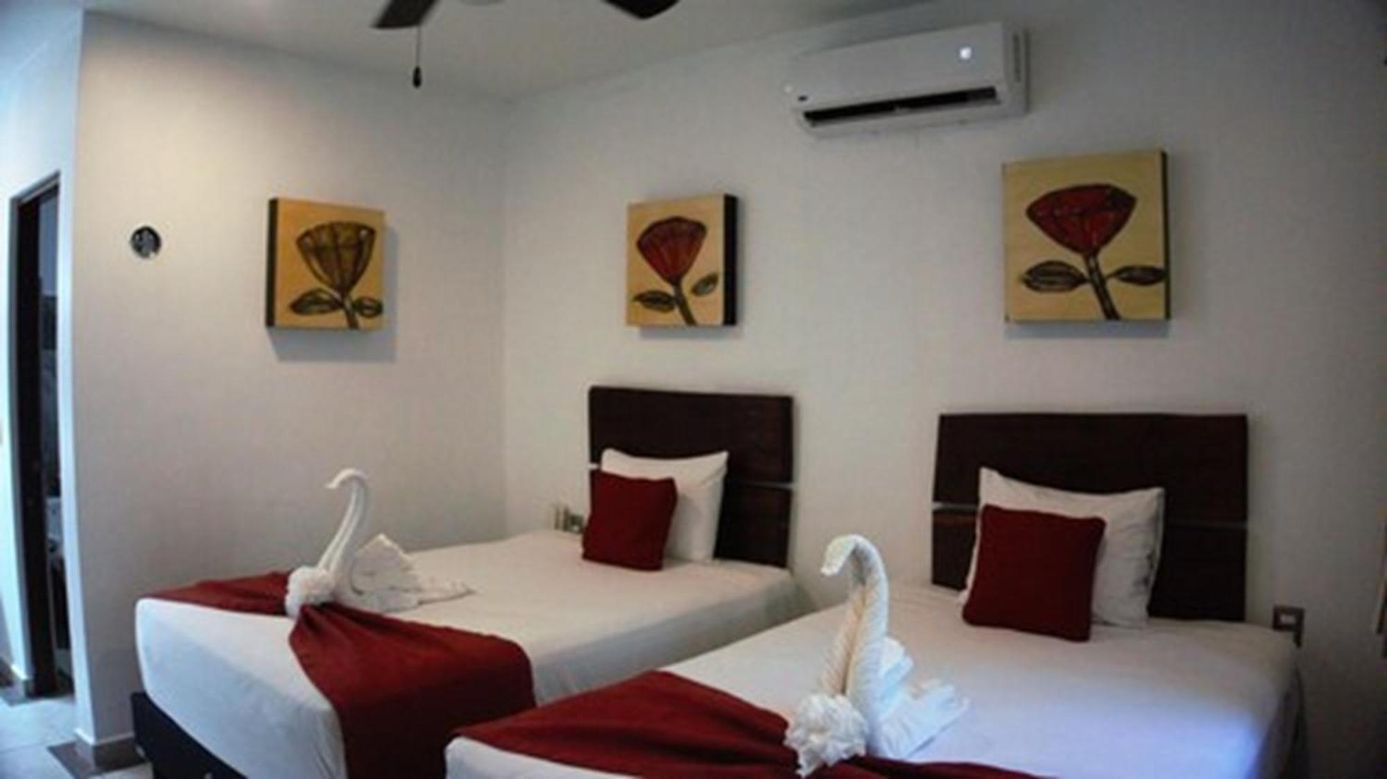 Casa Ticul Hotel Boutique - 5Th Ave (Adults Only) Playa del Carmen Bagian luar foto A room at the hotel