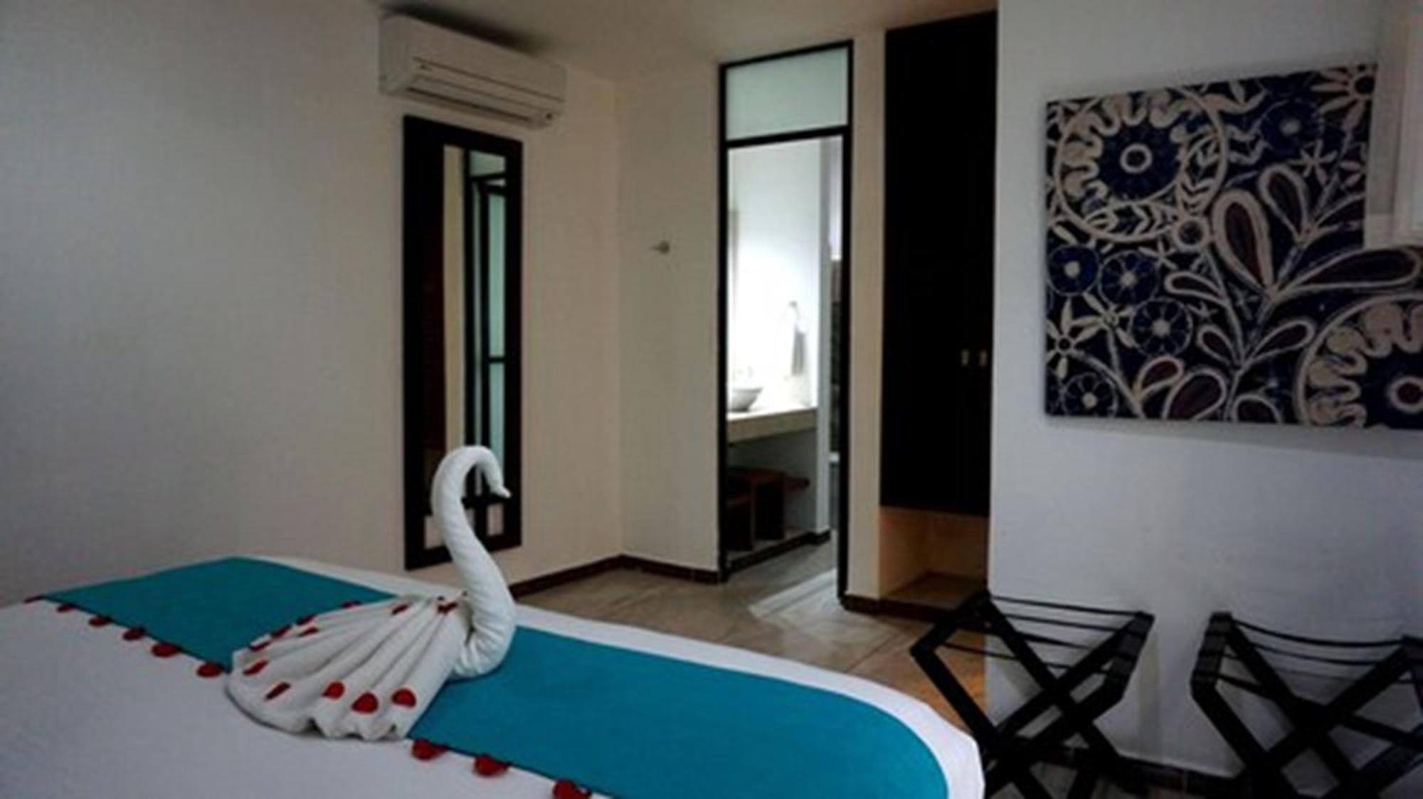 Casa Ticul Hotel Boutique - 5Th Ave (Adults Only) Playa del Carmen Bagian luar foto A room at the hotel